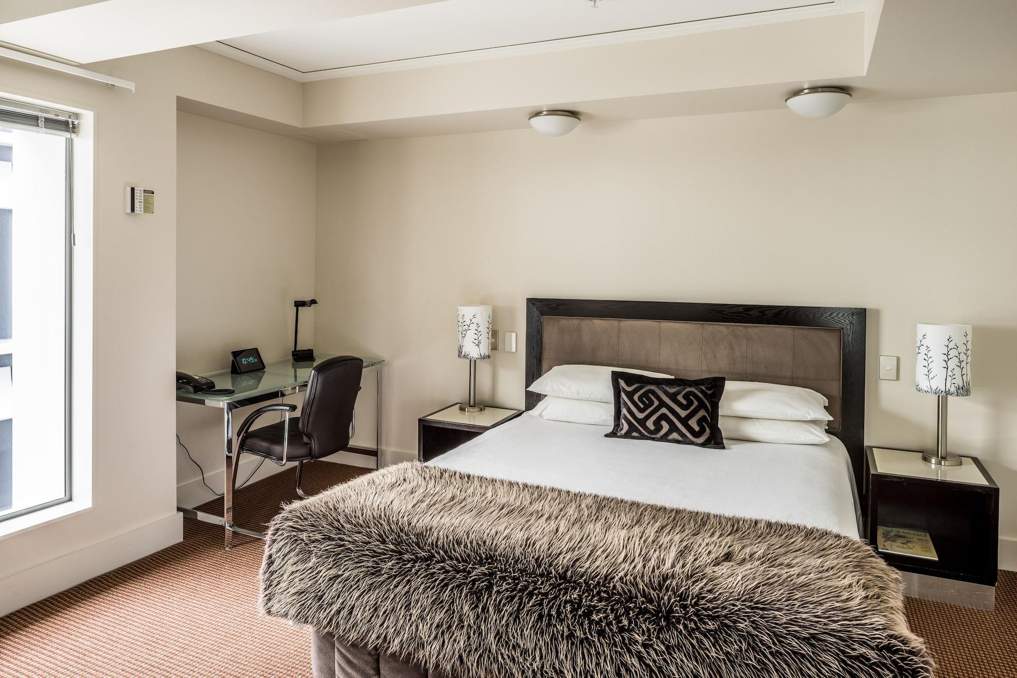 Bolton Hotel Wellington Exterior foto A bedroom at the hotel