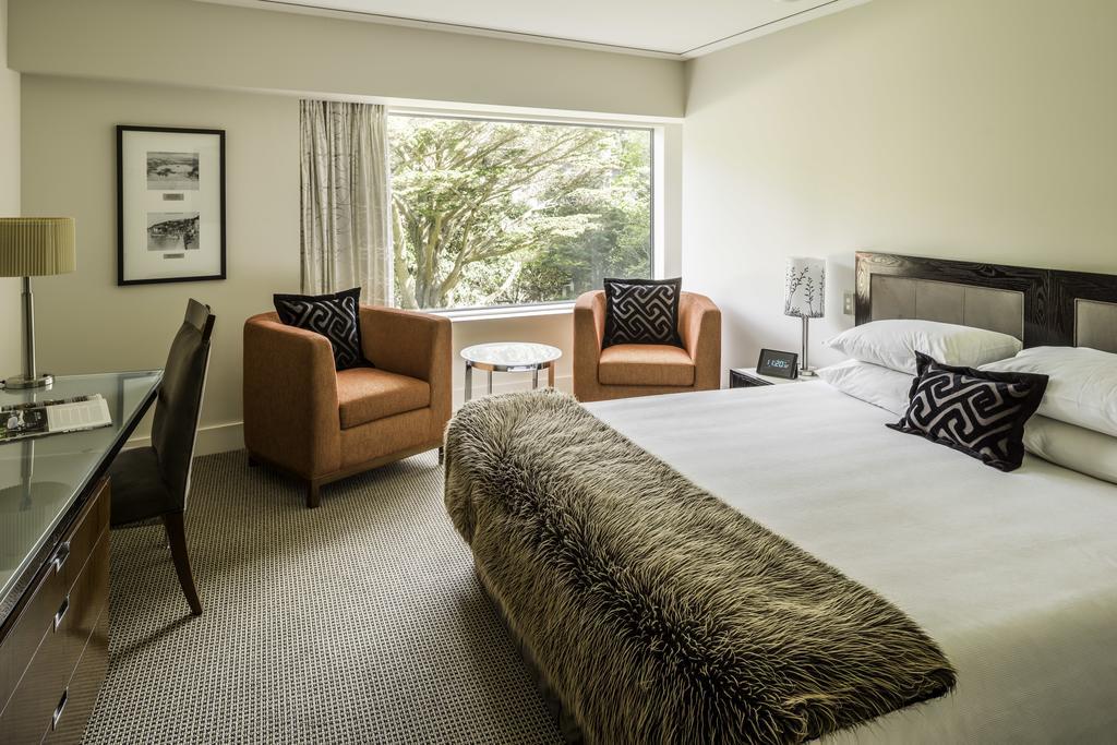 Bolton Hotel Wellington Exterior foto A room at the hotel