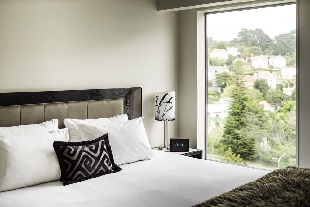 Bolton Hotel Wellington Exterior foto A bedroom at the Hotel Kabuki